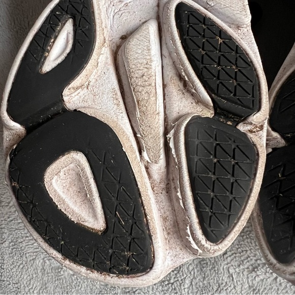 Hoka One One Bondi 8 Women's Wide Cushioned Running Shoe Sneaker Black White 8.5 - Picture 13 of 17